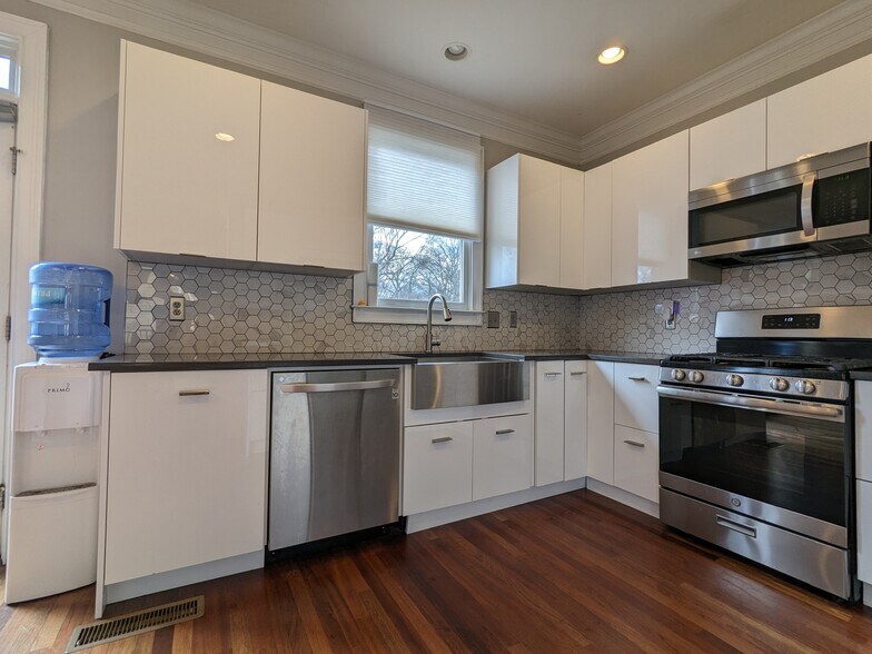 Building Photo - 1079 Marietta Blvd NW
