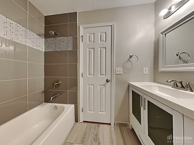 Building Photo - 8080 Sumit Creek Dr NW