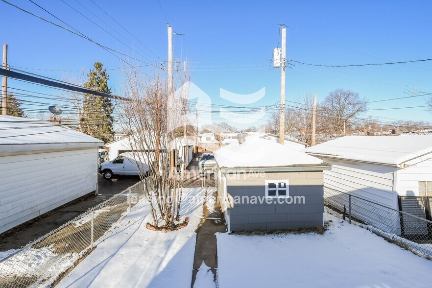 Building Photo - 3343 Delor St