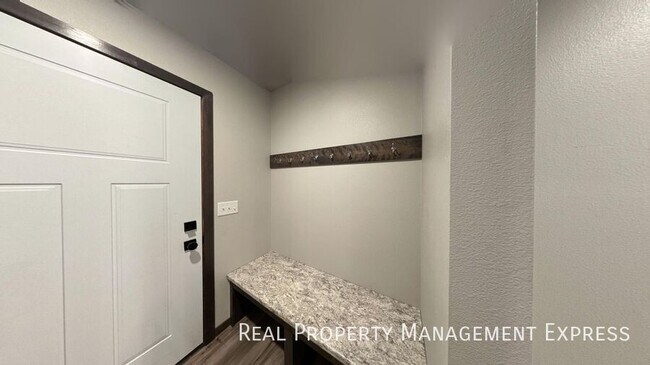 Building Photo - Modern 3-Bedroom Home with Convenience & Style in Harrisburg, SD