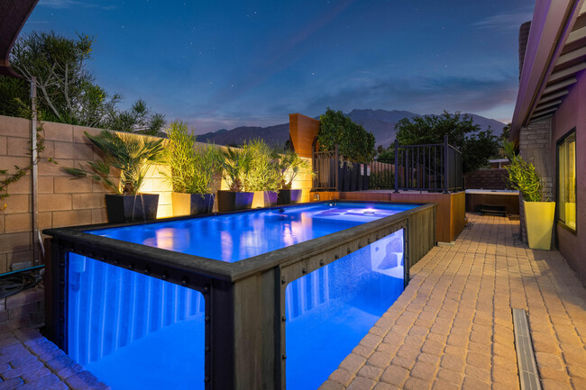 Building Photo - 1289 E Caleta Way