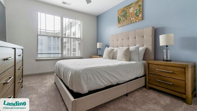 Building Photo - 900 E Six Forks Rd