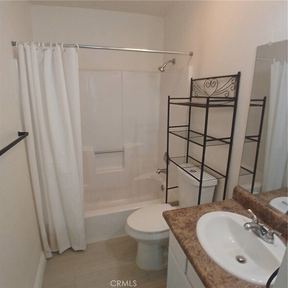 Building Photo - 509 E Ave Q-2