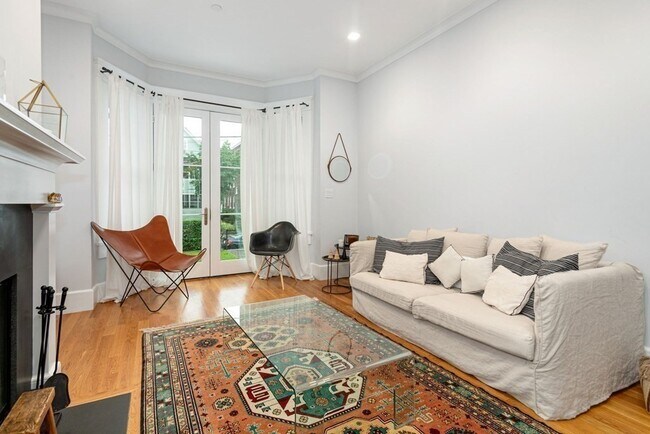 Building Photo - 70 Craigie St
