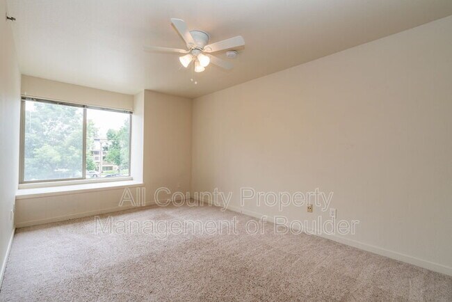 Building Photo - 33 S Boulder Cir