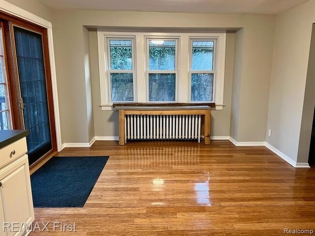 Building Photo - 118 Potter Ave