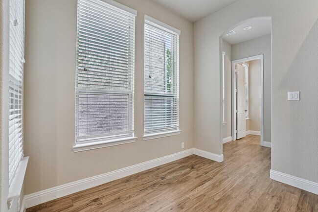 Building Photo - 7305 Rockford Ct