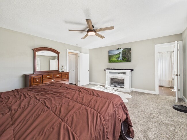 Building Photo - 201 Bluebird Ln