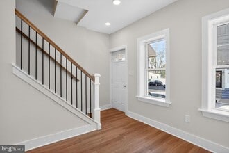 Building Photo - 344 Grove St