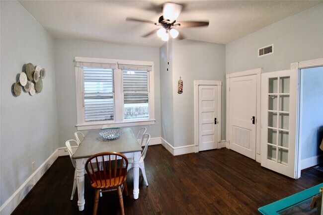 Building Photo - 901 Broadway Avenue J