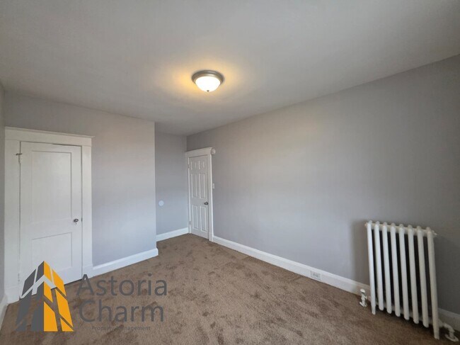 Building Photo - 3016 Pelham Ave