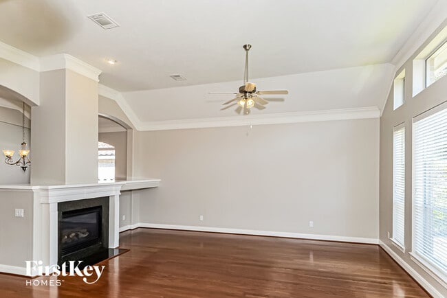 Building Photo - 5 Peach Tree Ct