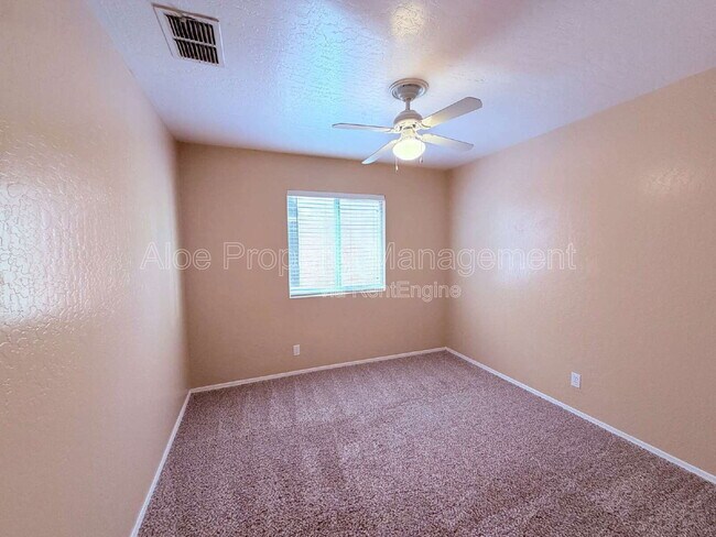 Building Photo - 2293 E Longhorn Pl