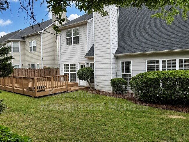 Building Photo - 2220 Rosemoore Walk NE