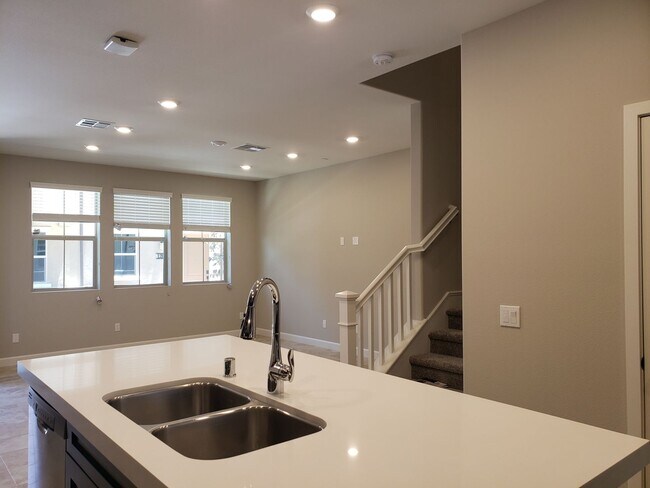 Building Photo - Stunning New Home for Rent in Vista