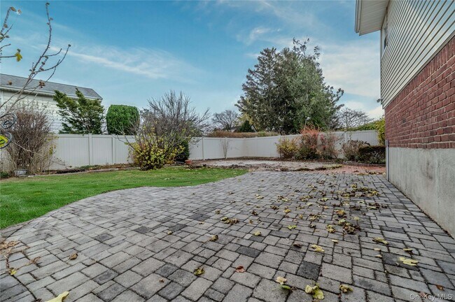 Building Photo - 15 Albany St