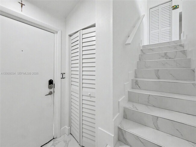 Building Photo - 10010 NW 9th St Cir