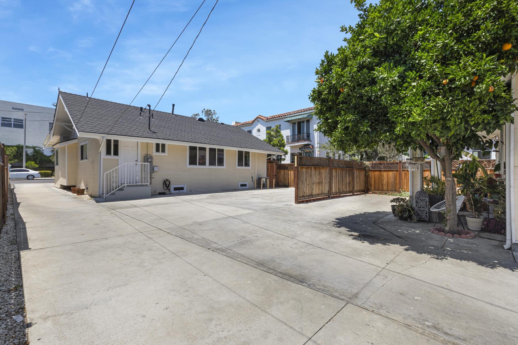Parking 1b - 1168 N Westmoreland Ave