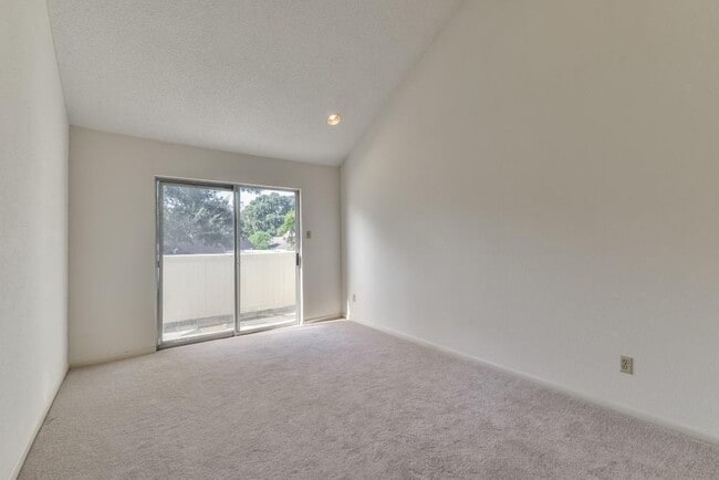 Building Photo - 1811 Veranda Dr