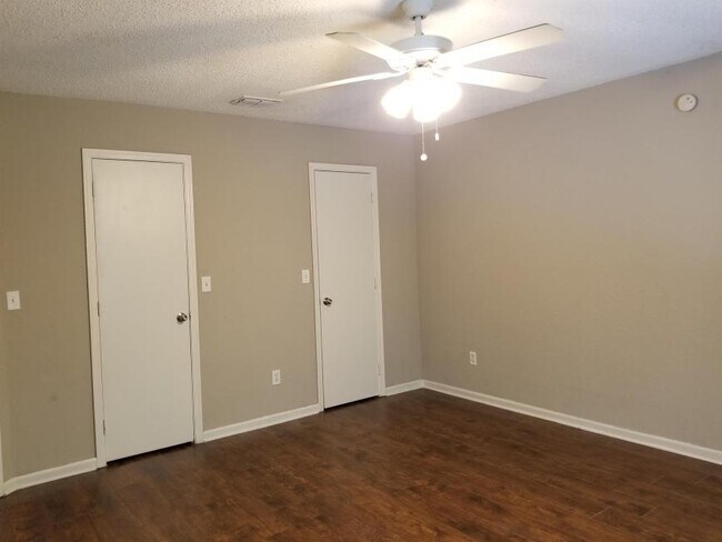 Building Photo - 3 bedroom in Jacksonville FL 32218