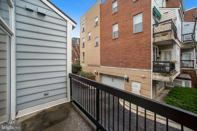 Building Photo - 2413 1/2 20th St NW