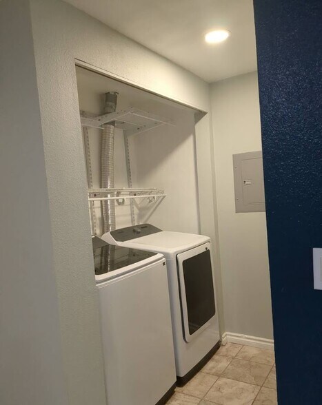 Washer and Dryer - 3022 SW Bradford St