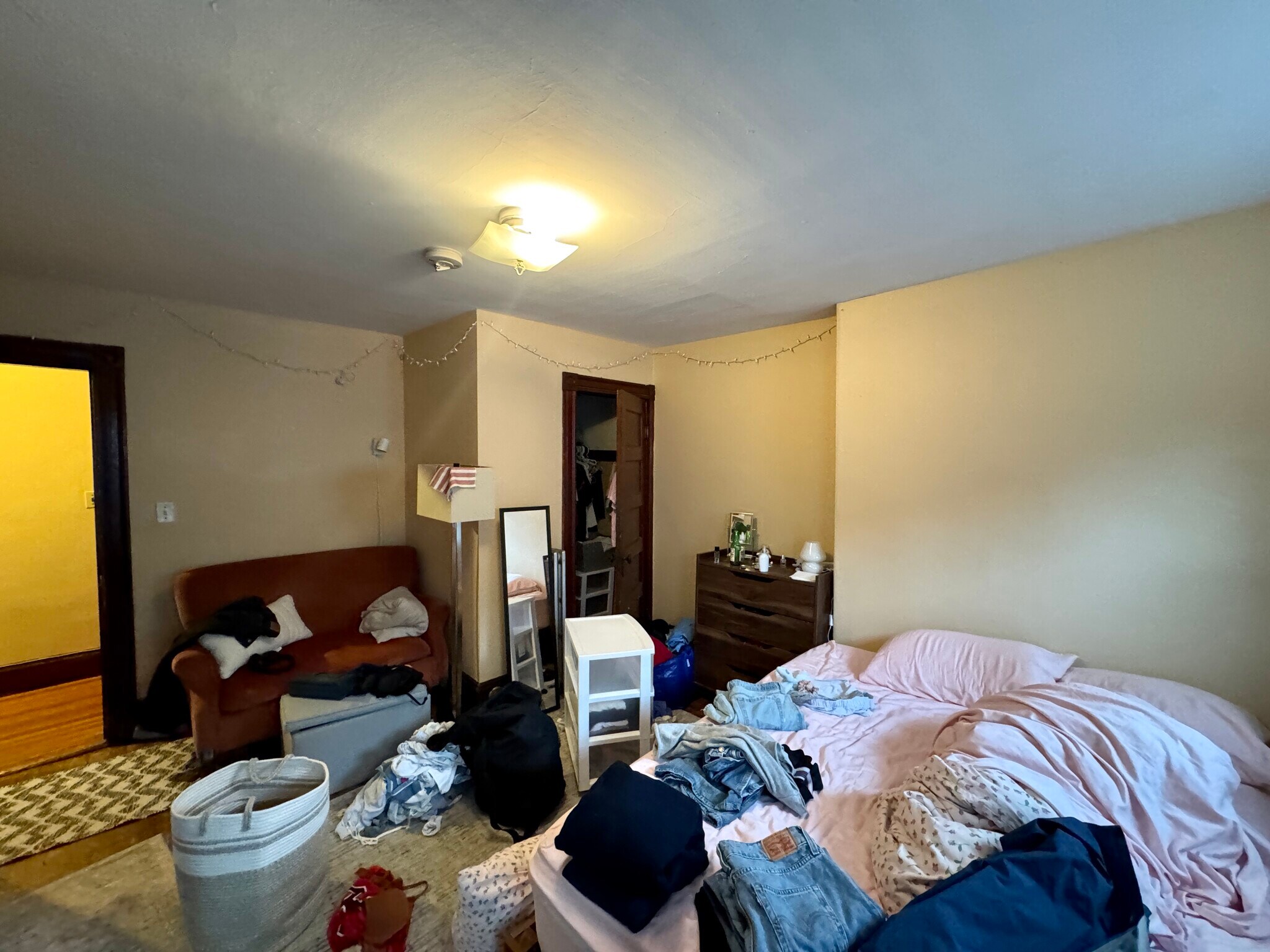 Building Photo - 195 College Ave