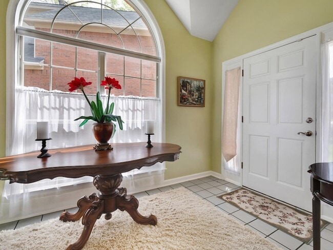 Building Photo - 4012 Dutchess Ct