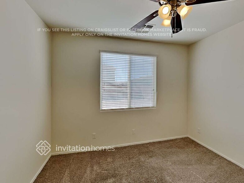 Building Photo - 17585 W Lilac St