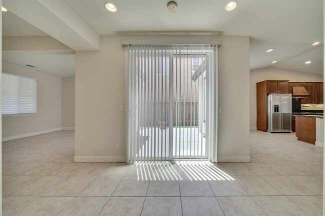 Building Photo - 10129 Bay Harbor Dr