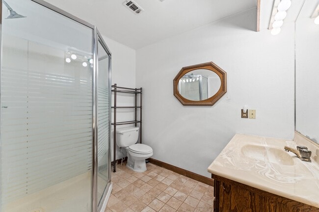 Building Photo - 1839 Bethlehem St