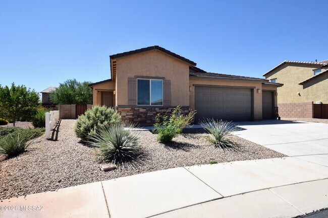 Building Photo - 12115 N Candywine Dr