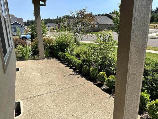 Building Photo - 823 Riley Dr NE