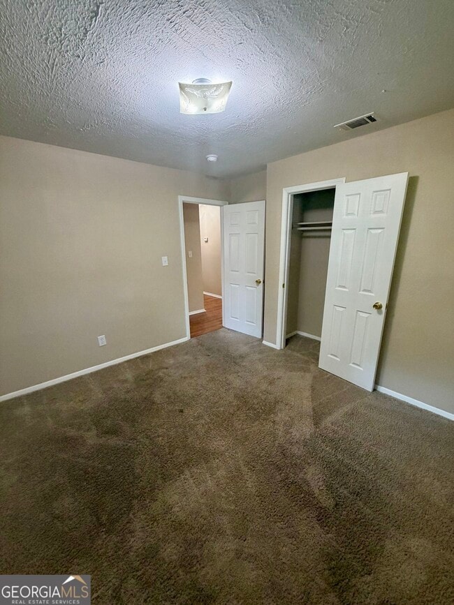 Building Photo - 814 Crestwood Terrace