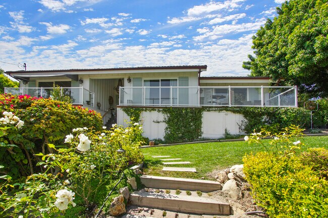 Building Photo - 6363 ZUMIREZ Dr