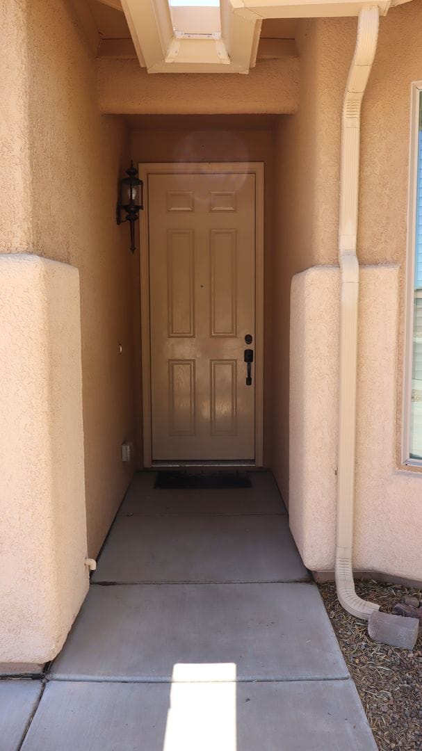 Building Photo - 4 Bedroom