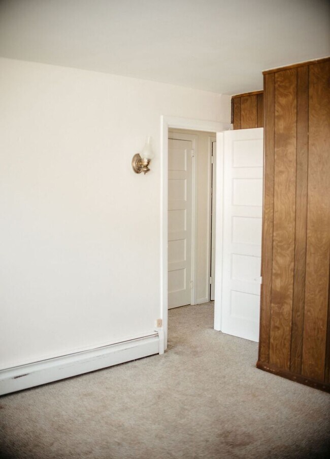 Building Photo - 1078 Kelly Dr