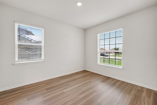 Building Photo - 2112 Mule Ridge Dr