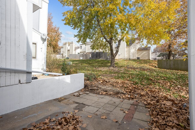 Building Photo - 642 NW Valleybrook Rd