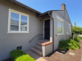 Building Photo - 917 Santa Clara Ave