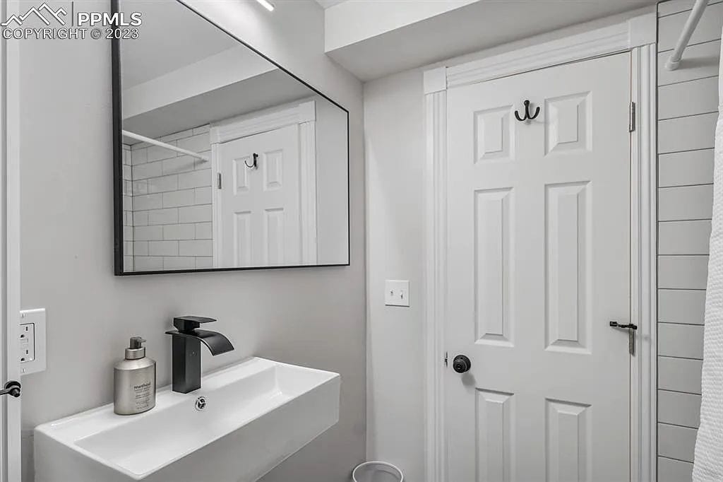 Building Photo - 1706 Arbor Way