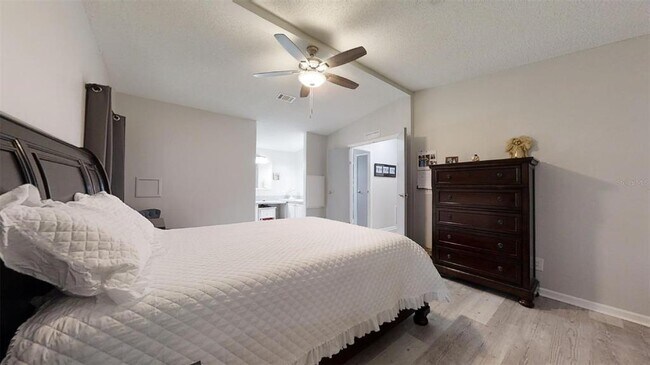 Building Photo - 1519 Hillcrest Dr