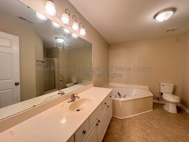 Building Photo - 3812 Wellington Ridge Loop
