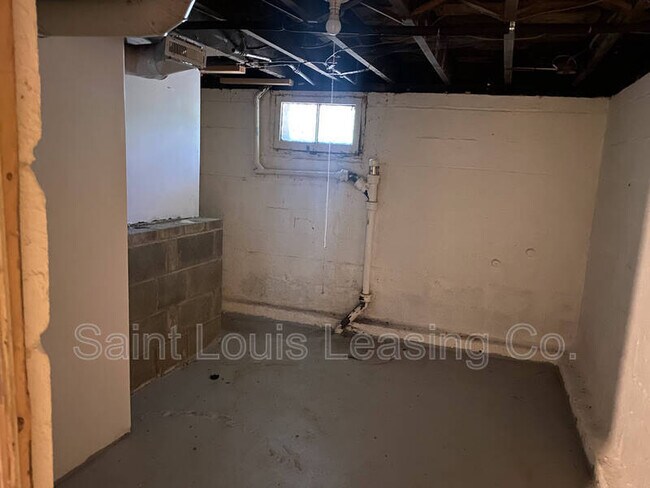 Building Photo - 3745 Dixie Dr