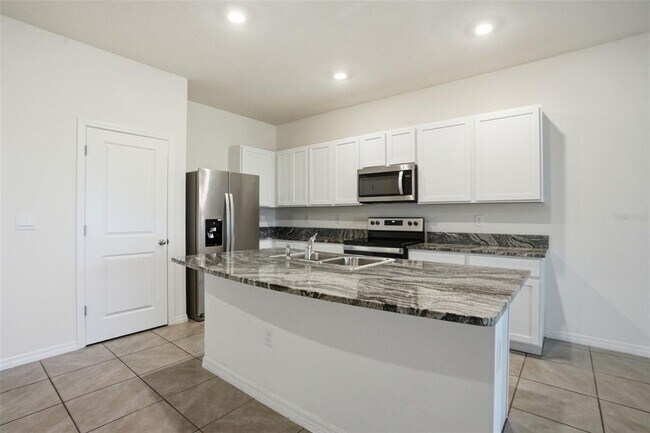 Building Photo - 5267 Dragonfly Dr