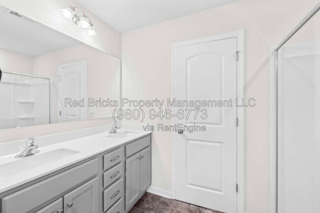 Building Photo - 3432 Bluff Hill Lane