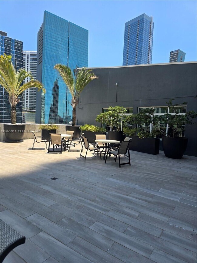 Building Photo - 1250 S Miami Ave