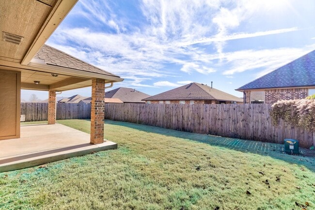 Building Photo - 308 Stoneridge Dr
