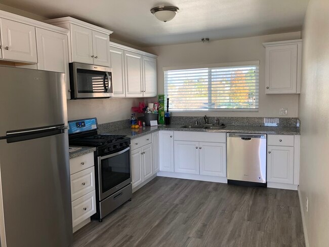 Kitchen - 15Eleven Apartments