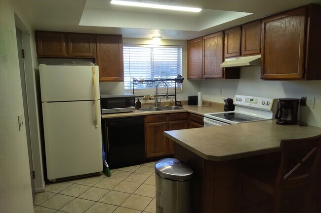 Building Photo - 418 W Pebble Beach Dr